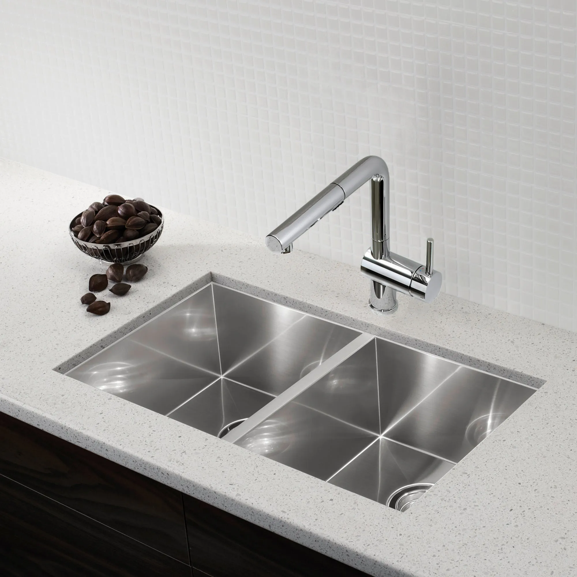 BLANCO 32" Quatrus Zero Radius Equal Double Bowl Kitchen Sink