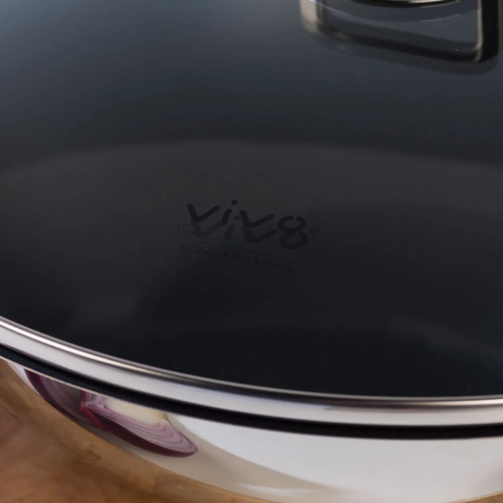 Vivo by Villeroy & Boch Group CW0570 Wok with Lid coated, 30 cm, Black